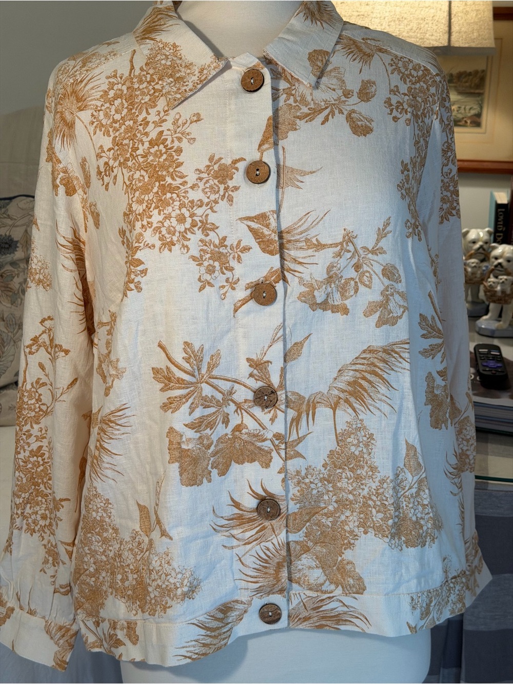 Linen Blend Tan Floral Button-Front Women's Top. Size L. NWOT